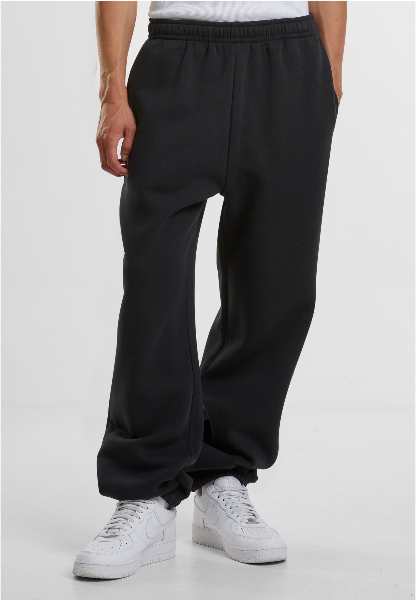ESSENTIAL SWEATPANT
