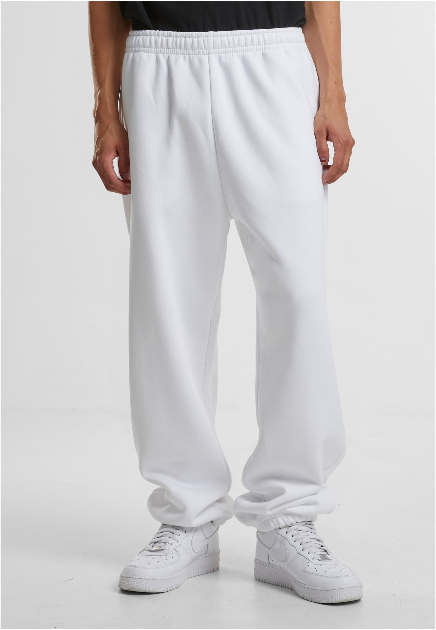 ESSENTIAL SWEATPANT
