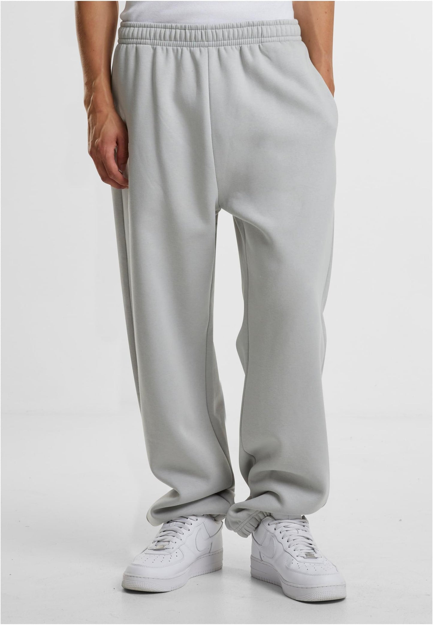 ESSENTIAL SWEATPANT