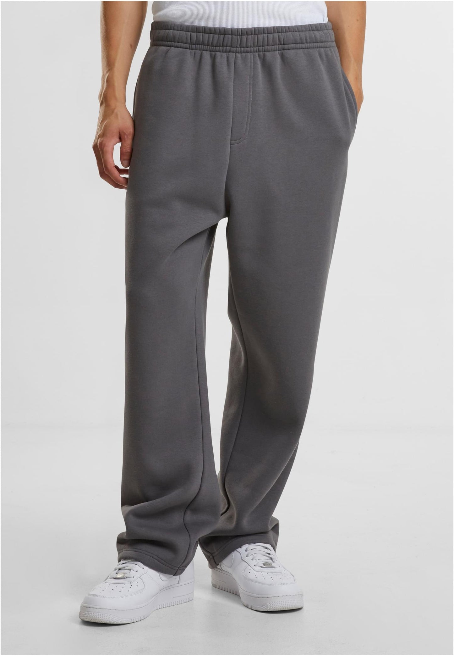 ESSENTIAL TRACKPANT